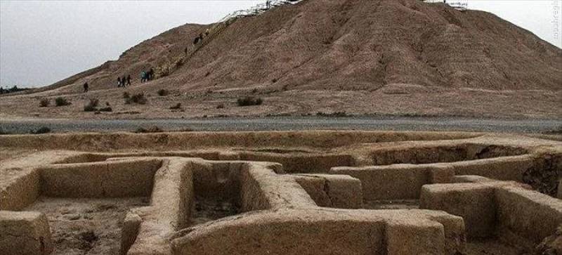 محوطه باستان شناسی روستای کنار صندل یکی از جاهای دیدنی جیرفت است